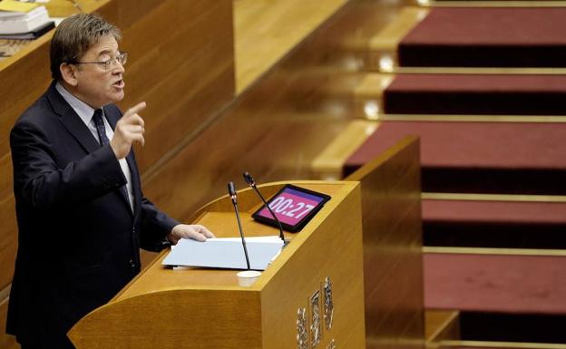 Ximo Puig durante su intervención en la sesión de control en Les Corts. 