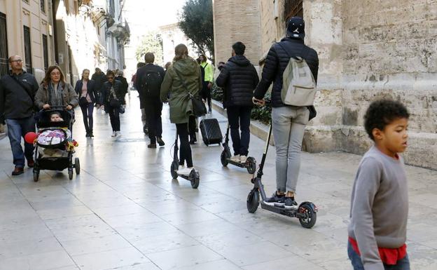 El 40% de los usuarios de patinete creen que pueden circular por donde quieran