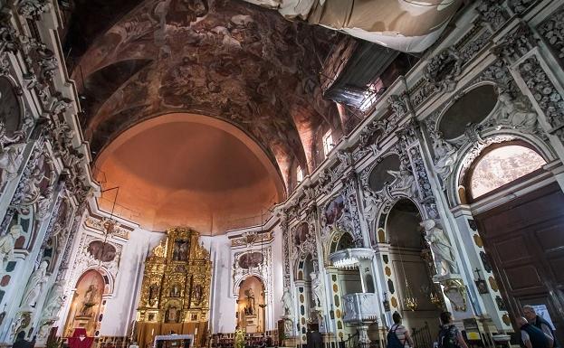 Interior de la iglesia de los Santos Juanes de Valencia.