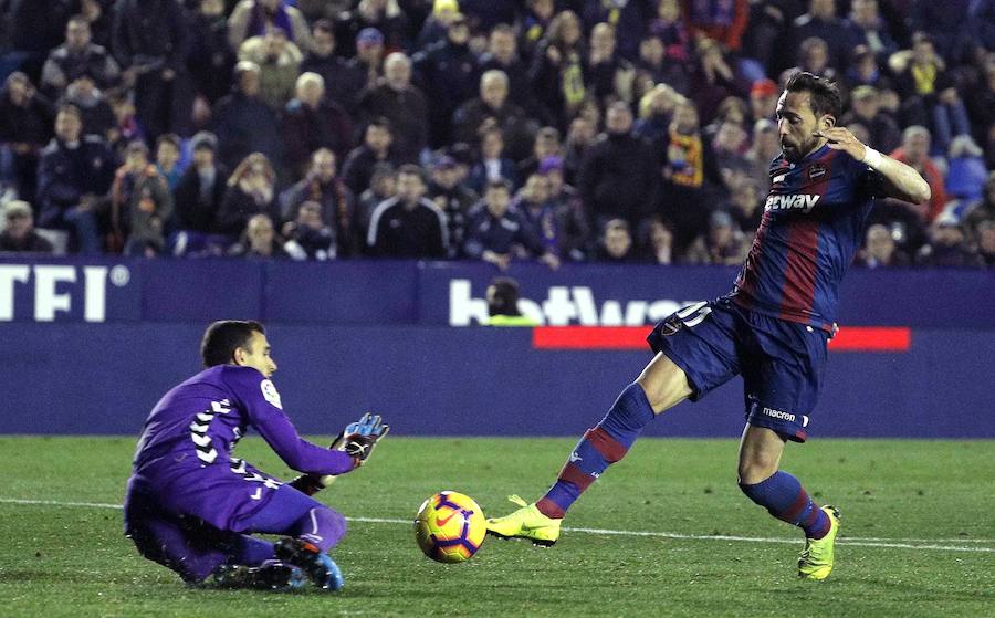 Estas son las imágenes del partido de la jornada 20 de LaLiga en el Ciutat de València