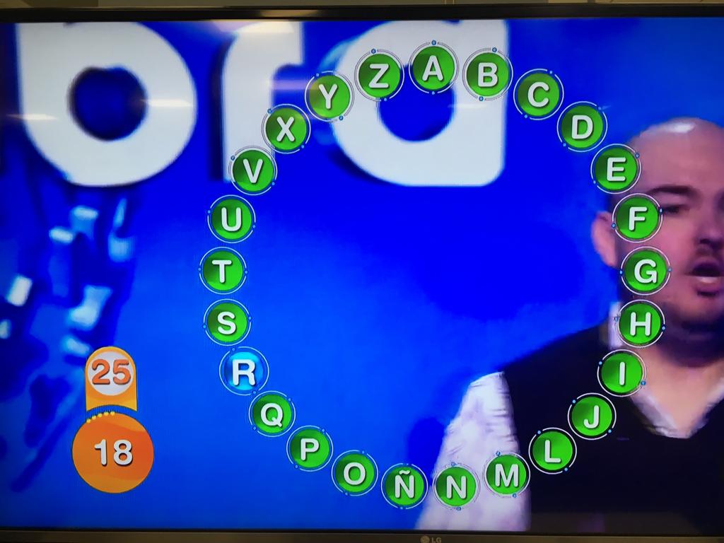 Con la palabra Renard como última respuesta, el asturiano Fran González ha logrado este martes resolver correctamente las 25 preguntas de 'El Rosco' de 'Pasapalabra' y hacerse, por fin, con el premio acumulado de 1.542.000 euros, el tercer bote más alto en la historia del concurso presentado por Christian Gálvez.