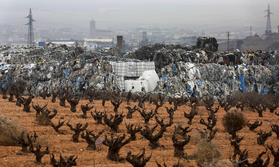 Fotos: Fotos de la planta que almacena 43.000 toneladas de residuos en Utiel