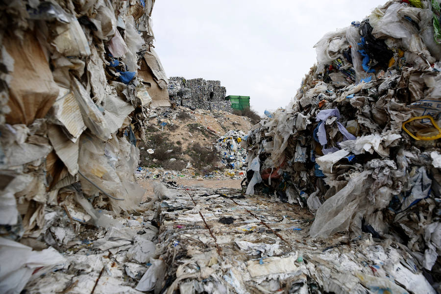 Fotos: Fotos de la planta que almacena 43.000 toneladas de residuos en Utiel