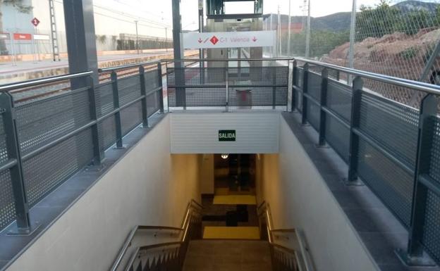 Nuevo acceso subterráneo en la estación de Cercanías de Xeraco.