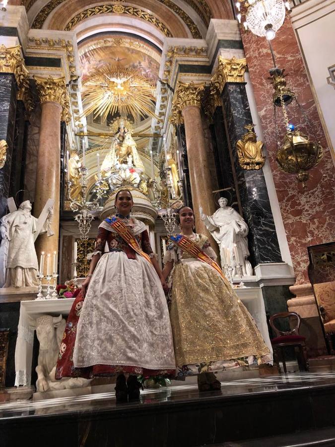 Marina y Civera visitan la Basilíca tras un intenso fin de semana que marca el inicio oficial de su reinado fallero