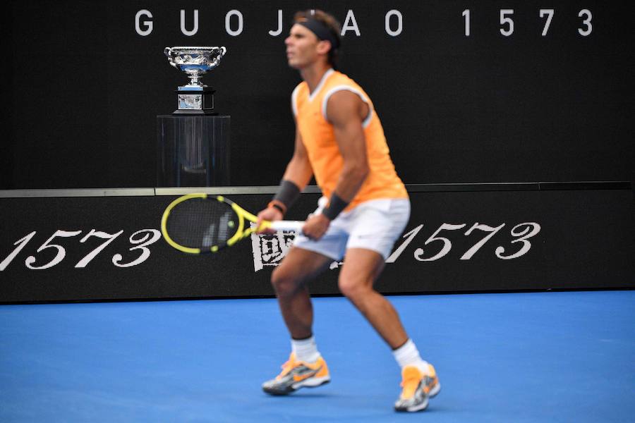 Novak Djokovic y Rafa Nadal disputan la fina del Abierto de Australia, el primer Grand Slam de la temporada.