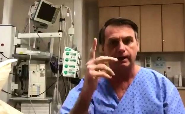 Imagen de un vídeo difundido por Bolsonaro tras su operación. 