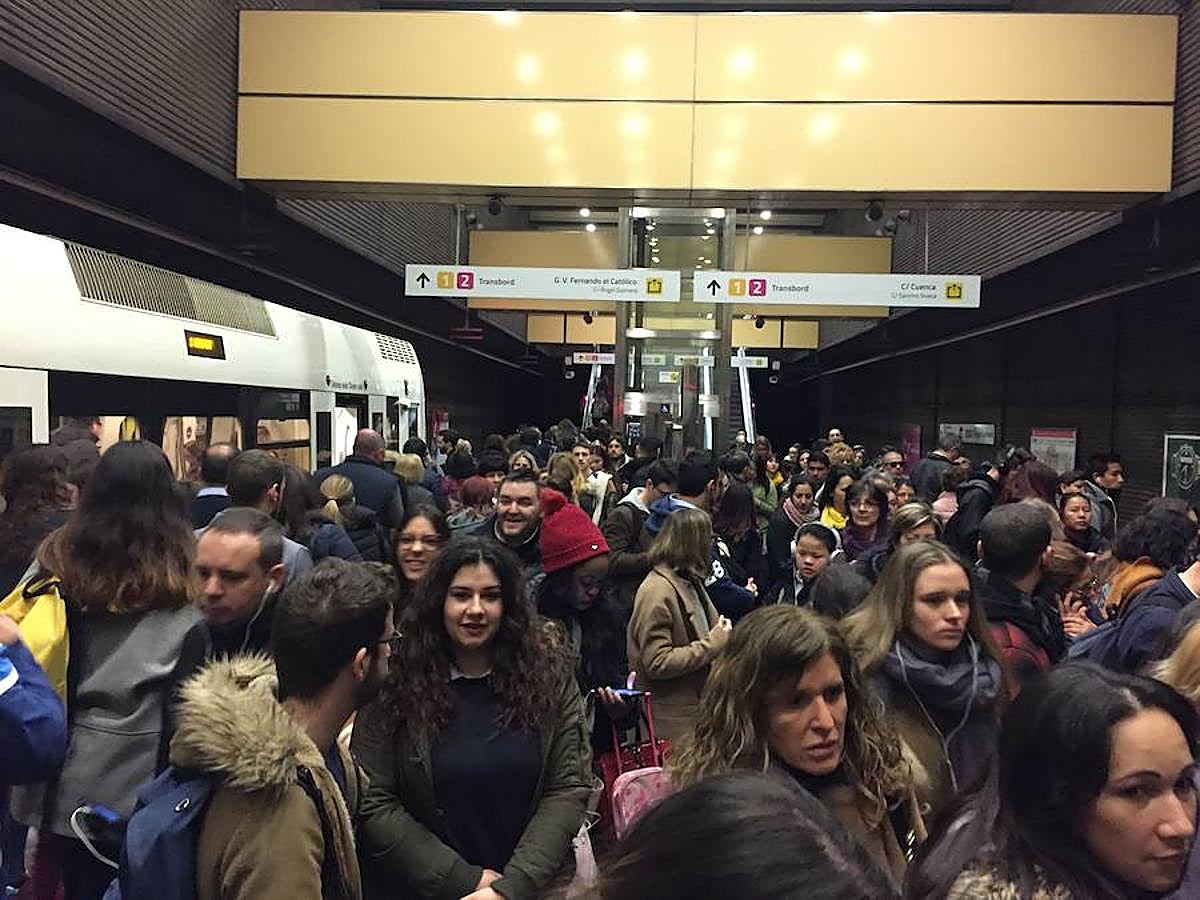 Fotos: Colapso en Valencia por los paros de EMT y Metrovalencia