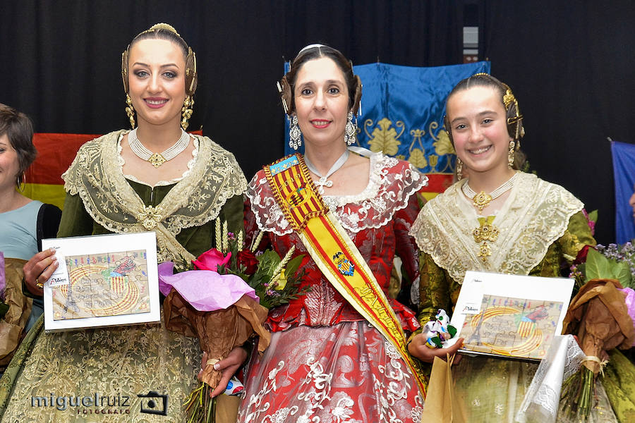 Las falleras mayores de Valencia 2018 viajan hasta la capital francesa para vivir la presentación de Inma Alapont Asins como máxima representante fallera de París. Rocío Gil Uncio y Daniela Gómez de los Ángeles recibieron el cariño de los valencianos residentes en la capital y que forman desde 1947 la Casa Regional Valenciana de París, actualmente presidida por Mari Carmen Criado.