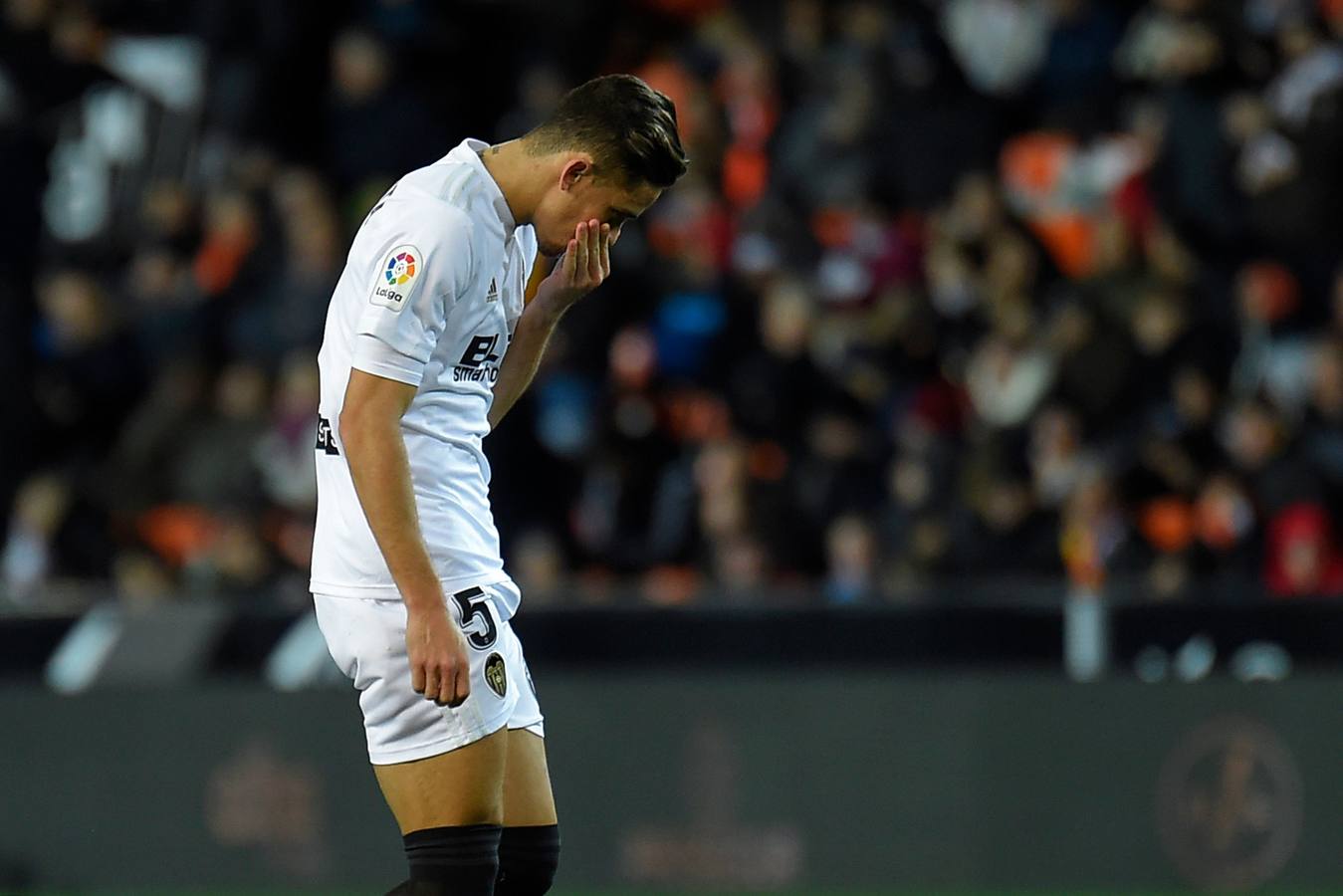 Antes de la remontada del Valencia al Getafe en Copa, ya se produjeron piques, patadas, entradas duras, tarjetas, protestas, amagos de tanganas... 