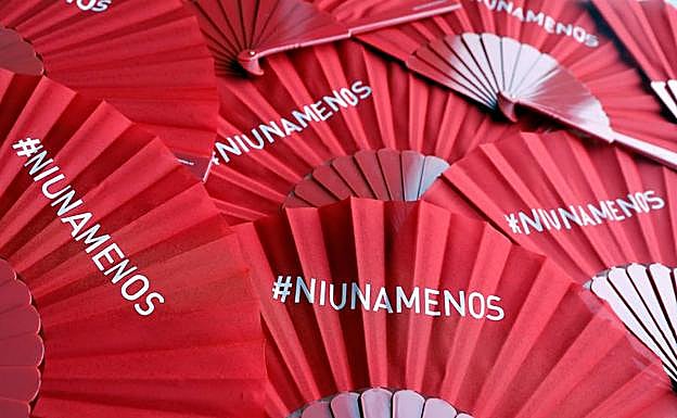 La Asociación de Mujeres Cineastas y de Medios Audiovisuales (CIMA) repartirá los abanicos durante la gala. 