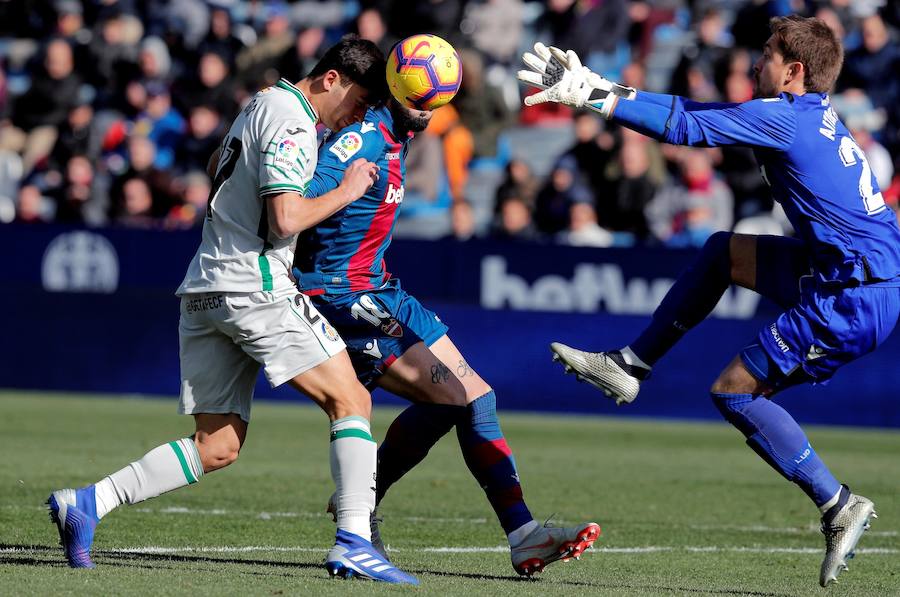 Estas son las imágenes que deja el paso de la jornada 22 de LaLiga por el Ciutat de València. El partido ha acabado 0-0.