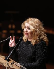 Imagen secundaria 2 - 1. Los treinta músicos participantes saludaron al finalizar el concierto ofrecido. 2. El Aula Magistral de Les Arts se llenó, casi en su totalidad, con un público entregado a los intérpretes.. 3. Mercedes Femenía fue la responsable de escoger el repertorio ofrecido por los músicos. 