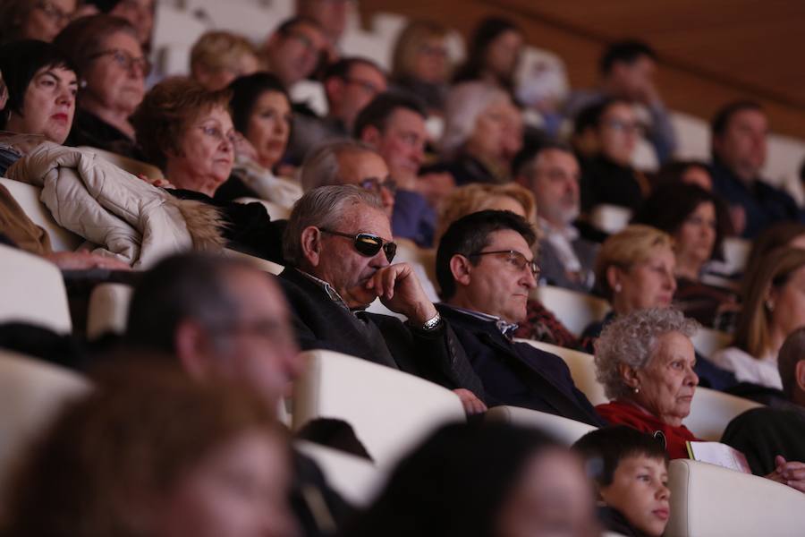 Treinta jóvenes valencianos ensayan en el Palau las obras que interpretarán bajo la batuta de la directora Mercedes Femenía. Esta iniciativa de LAS PROVINCIAS y Bankia busca visibilizar el talento