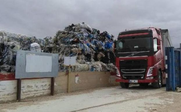 Medio Ambiente inspeccionará que los camiones vayan a gestores autorizados