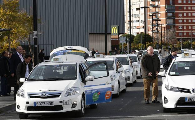 La Generalitat deja en manos de los ayuntamientos el tiempo de espera para pedir un VTC