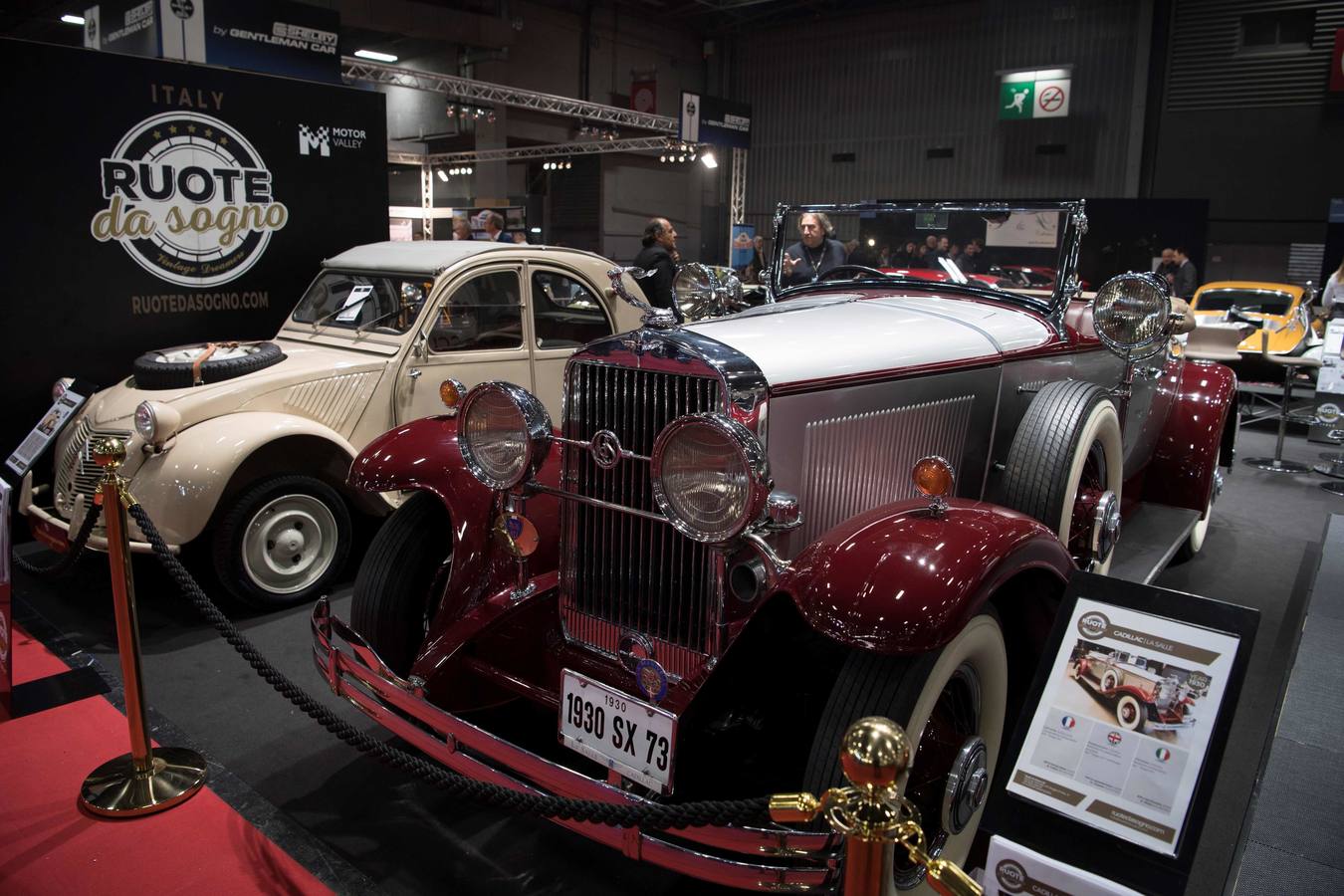 La exposición Retro Mobile muestra en París algunos de los coches clásicos más legendarios. Mercedes, Rolls Royce, Citröen y los Minis en su 60.º aniversario son algunos de los automóviles que se exhiben. El salón estará abierto hasta el 10 de febrero de 2019. 