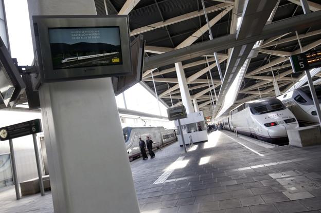 AVE Madrid-Castellón, en la estación Joaquín Sorolla de Valencia. 