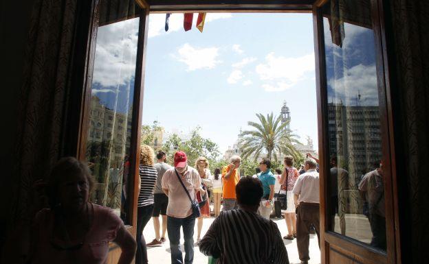 Fallas 2019 | Mañana se abre el plazo para participar en el sorteo de plazas para ver la mascletà desde el balcón del Ayuntamiento