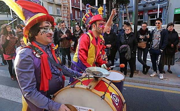 Este sábado las calles de Valencia se preparan para celebrar el carnaval.