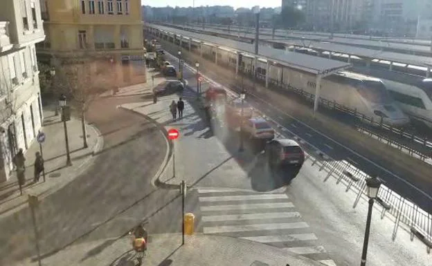 El carril bici provoca que una ambulancia bloquee la calle Alicante