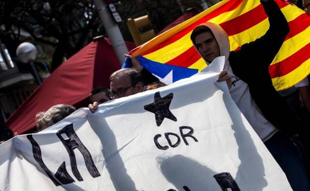 Protesta convocada por los CDR por la presencia del rey Felipe VI en Barcelona. 