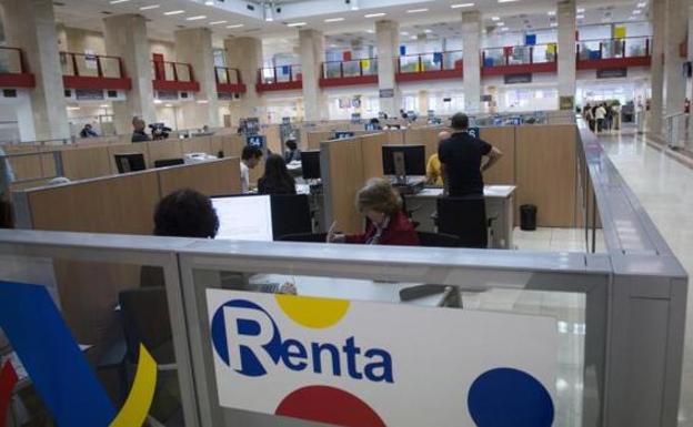 Cubículos donde se puede hacer a declaración de la Renta en la Agencia Tributaria