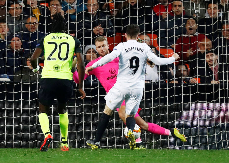 Las mejores fotos del partido de vuelta de dieciseisavos de Europa League disputado en Mestalla