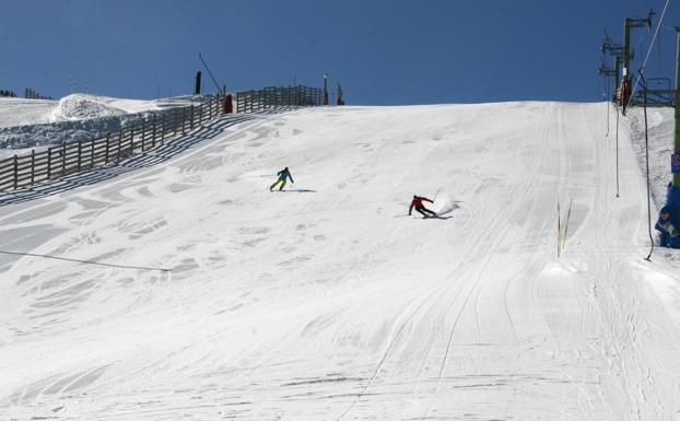 Grandes mantos de nieve se ofrecen en todos los centros aragoneses