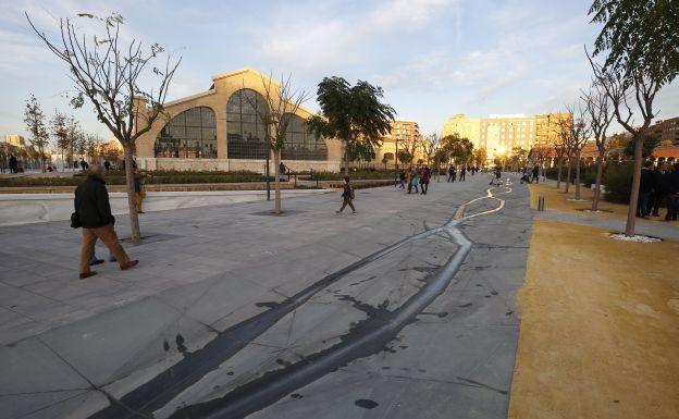 Naves de Demetrio Ribes en el Parque Central de Valencia.