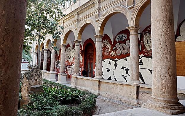 El grafiti de más de mil metros cuadrados en el Centro del Carmen de Valencia. 