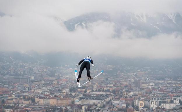 Prueba de salto en el Mundial de esquí nórdico en Seefeld, Austria. 