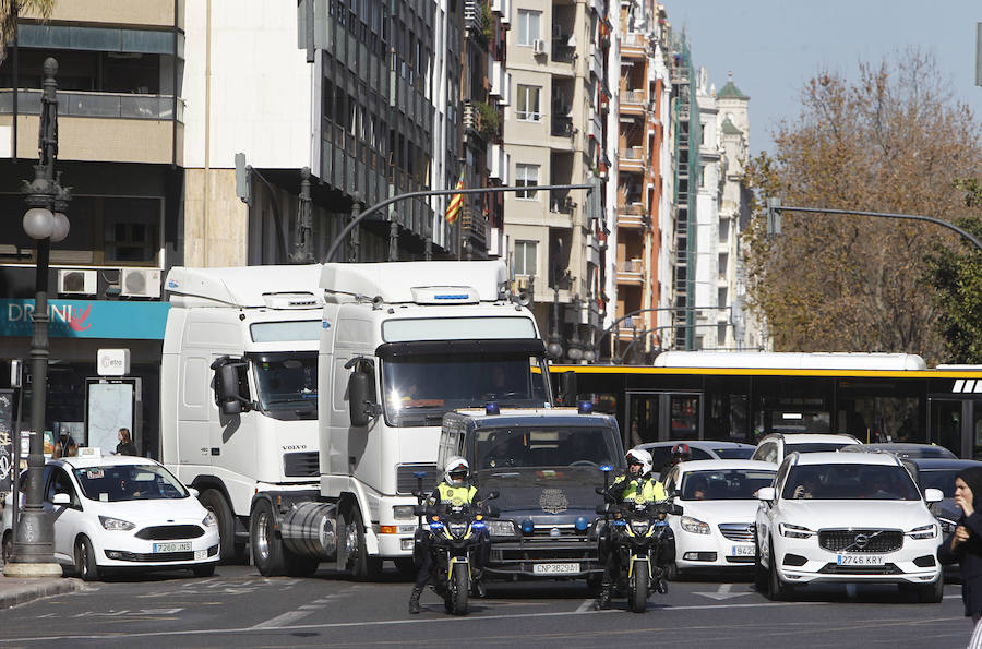 Fotos: Un centenar de camiones recorre el centro de Valencia