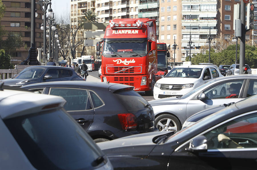 Fotos: Un centenar de camiones recorre el centro de Valencia