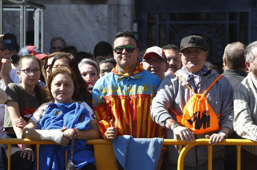 Las imágenes que deja el disparo de Pirotecnia del Mediterráneo en las Fallas de Valencia.