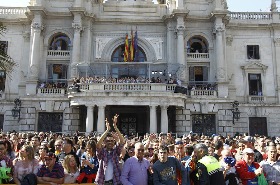 Las imágenes que deja el disparo de Pirotecnia del Mediterráneo en las Fallas de Valencia.