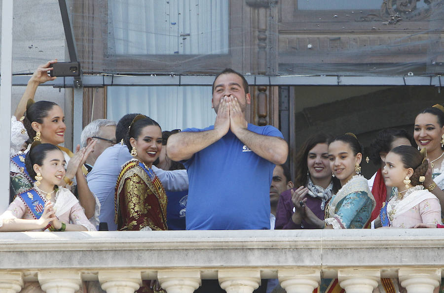 Las imágenes que deja el disparo de Pirotecnia del Mediterráneo en las Fallas de Valencia.