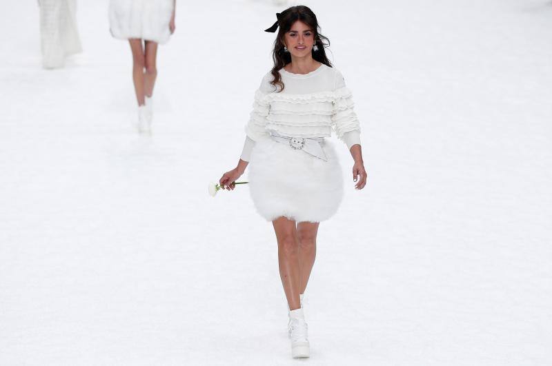 Fotos: Fotos del desfile de Chanel en la Semana de la Moda de París 2019, homenaje a Karld Lagerfeld