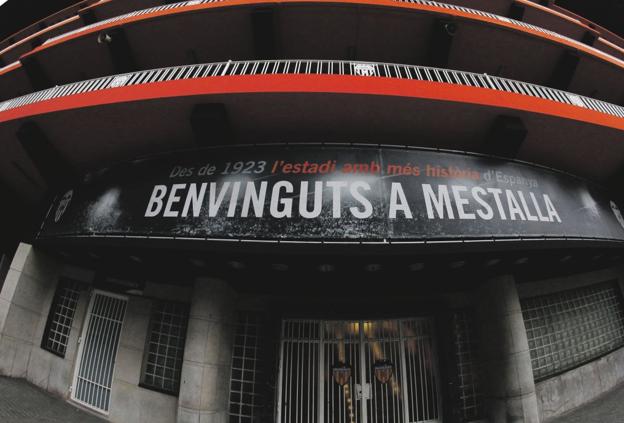 La puerta de autoridades y vips del viejo Mestalla. 