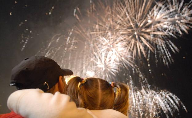 Un castillo de fuegos artificiales.