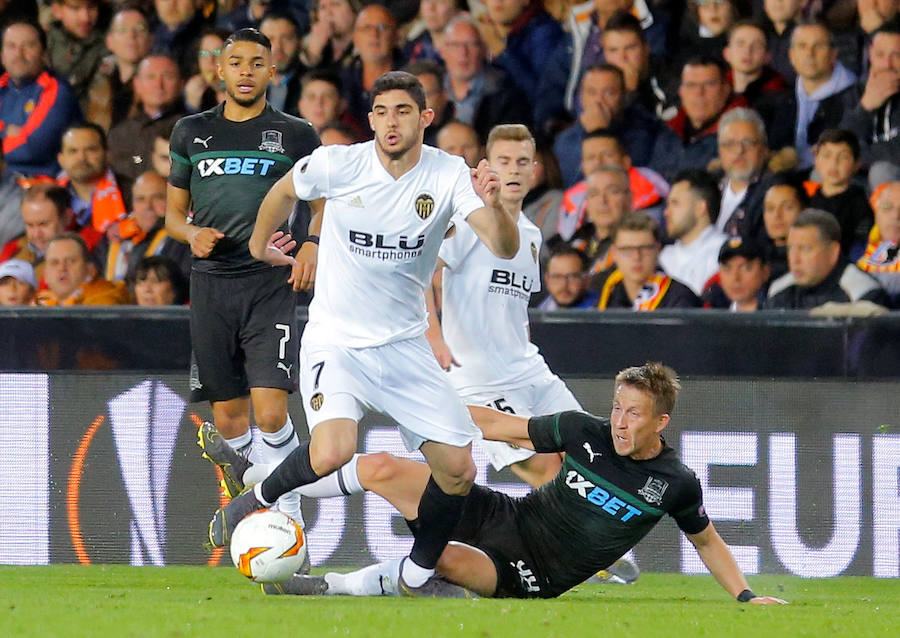 Las mejores fotos del partido de ida de octavos de final disputado en Mestalla