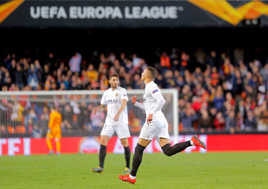 Las mejores fotos del partido de ida de octavos de final disputado en Mestalla