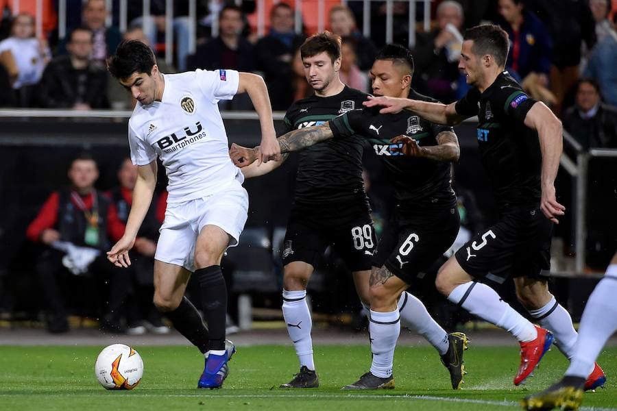 Las mejores fotos del partido de ida de octavos de final disputado en Mestalla