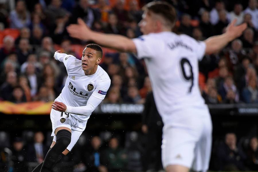 Las mejores fotos del partido de ida de octavos de final disputado en Mestalla