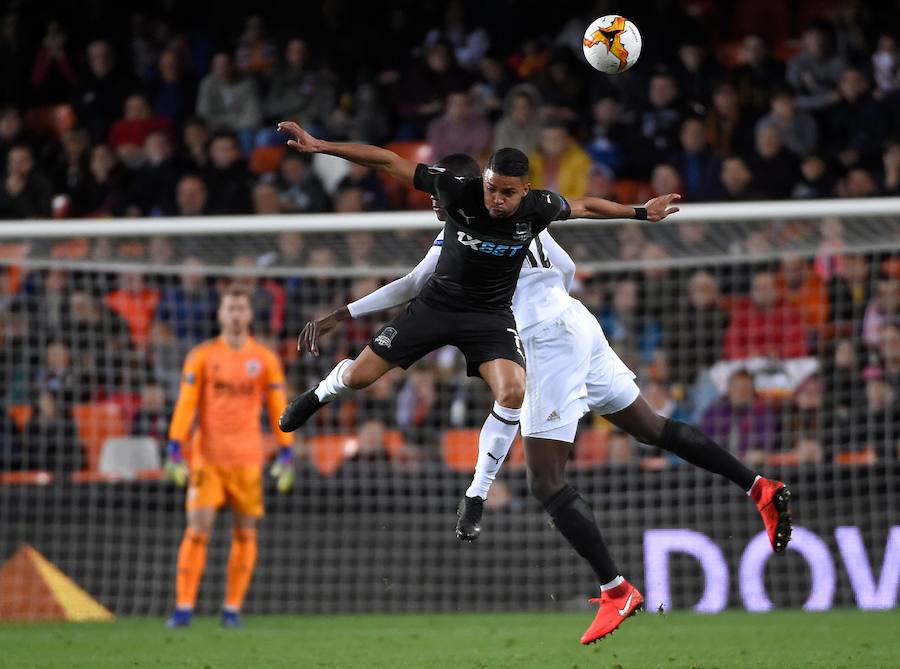 Las mejores fotos del partido de ida de octavos de final disputado en Mestalla