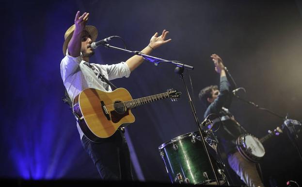 El grupo colombiano Morat durante un concierto.