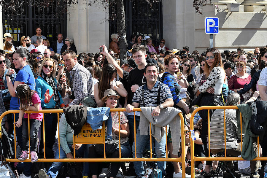 Fotos: Búscate en la mascletà del 8 de marzo de las Fallas 2019