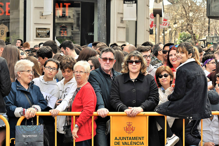 Fotos: Búscate en la mascletà del 8 de marzo de las Fallas 2019