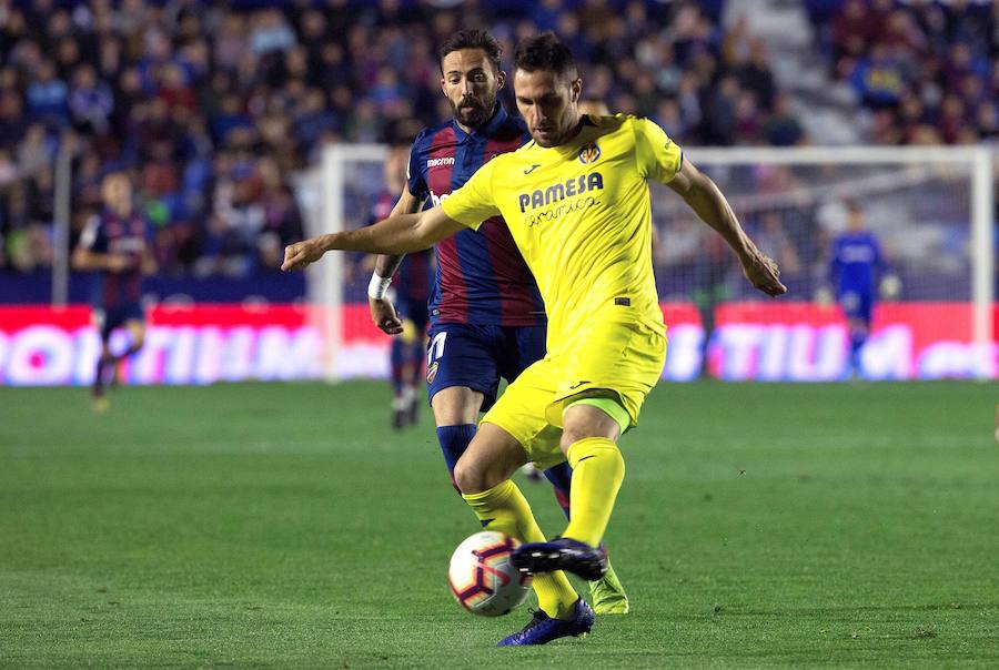 Estas son las mejores fotos del partido de la jornada 27 LaLiga en el Ciutat de València