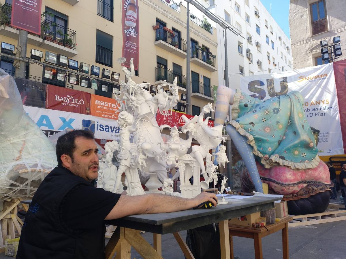 Montaje de la Falla del Pilar.